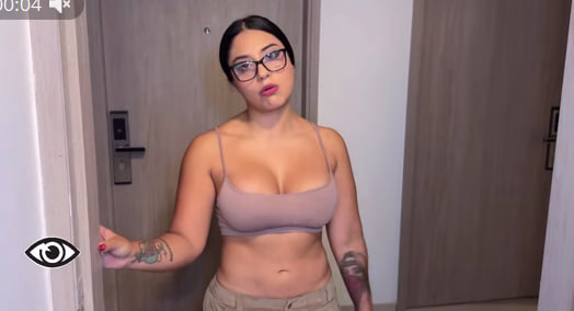 Vecina Puta Quería Verga y Viene Ami Apartamento Con Una Excusa y Provecho Por que Mi Novia no Esta