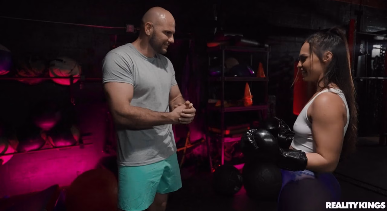 Kickboxxxing with Kelsi - Kelsi Monroe
